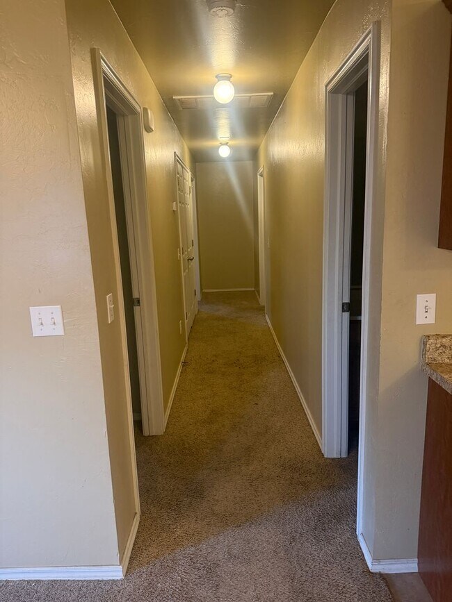 Building Photo - 10305 NW 38th Terrace