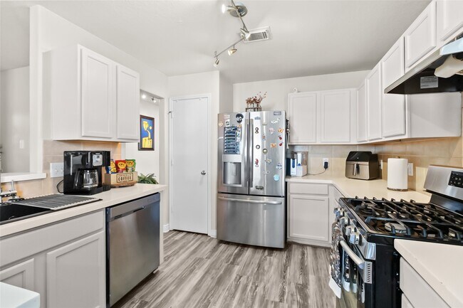 Building Photo - 615 Ashlen Dr