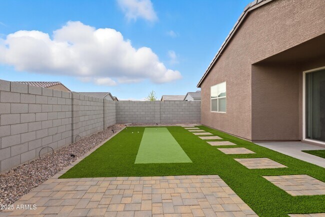 Building Photo - 17427 W Msn Ln