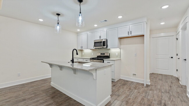 Building Photo - 52 Watson Ln