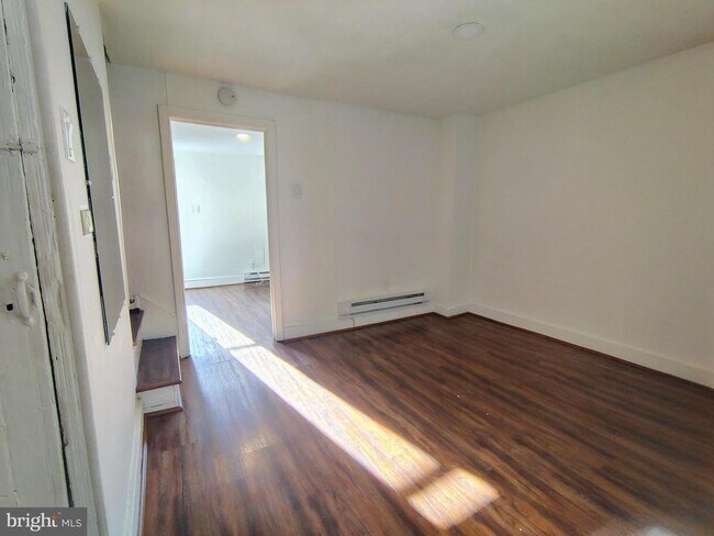 Building Photo - 110 Ice St