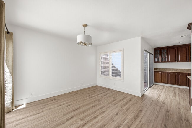 Building Photo - 238 Via Colinas