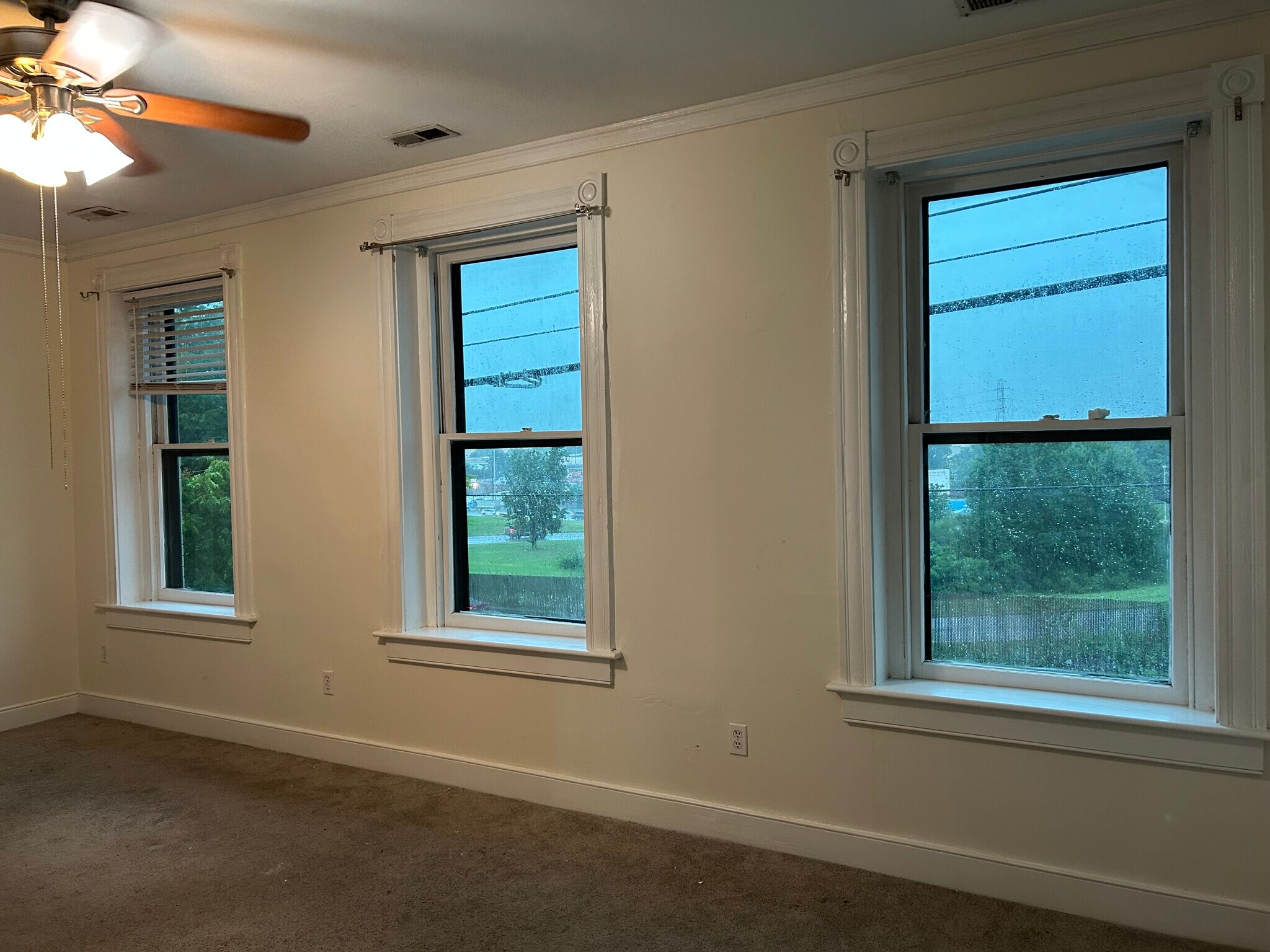 Front bedroom - 703 W Leigh St