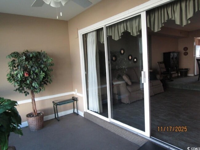 Building Photo - 928 Villa Dr