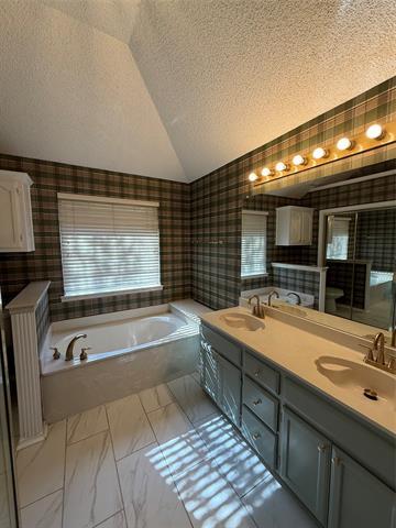 Building Photo - 3047 Renaissance Ct