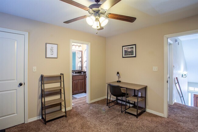 Building Photo - 731 Dominik Dr