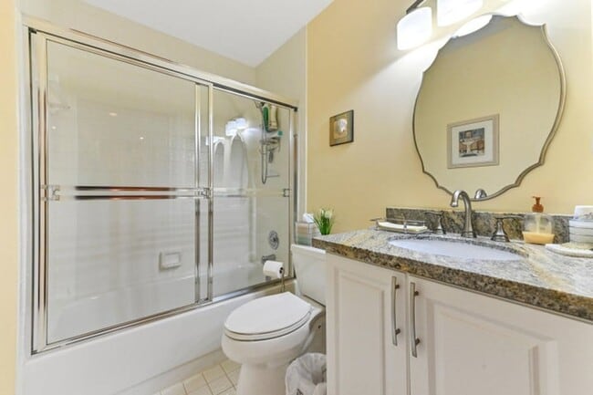 Building Photo - 9553 Shadybrook Dr
