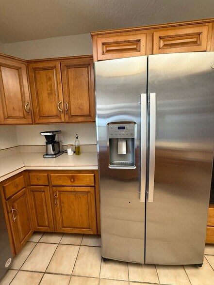 Building Photo - 1402 E Big Rock Rd