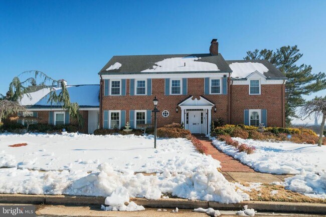 Building Photo - 513 Cathedral Dr