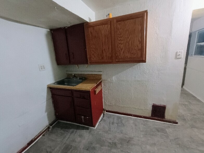 Building Photo - 9 Nutt Ave