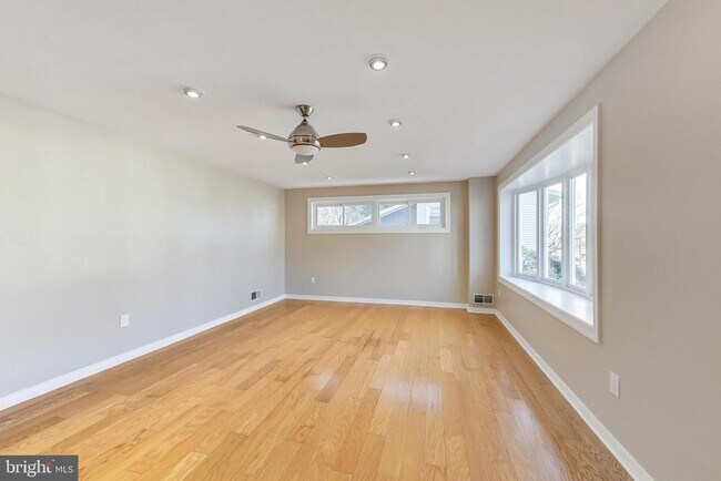 Building Photo - 11407 Woodson Ave