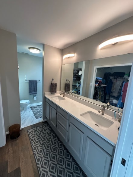 Building Photo - 9129 Kings Canyon Dr