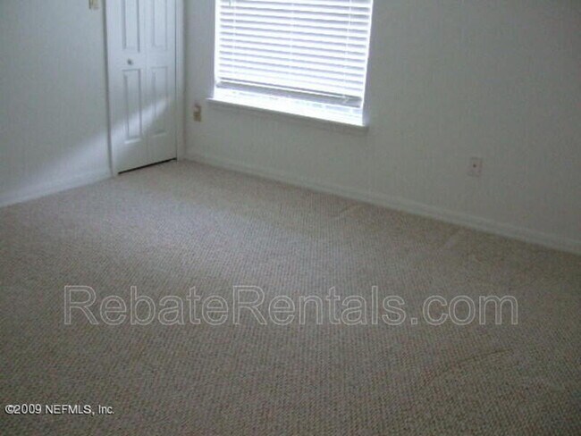 Building Photo - 221 Brookchase Ln W