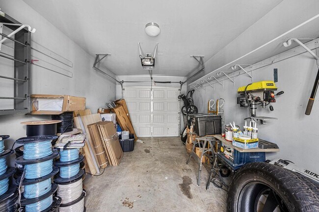 Building Photo - 4520 Graceful Ln