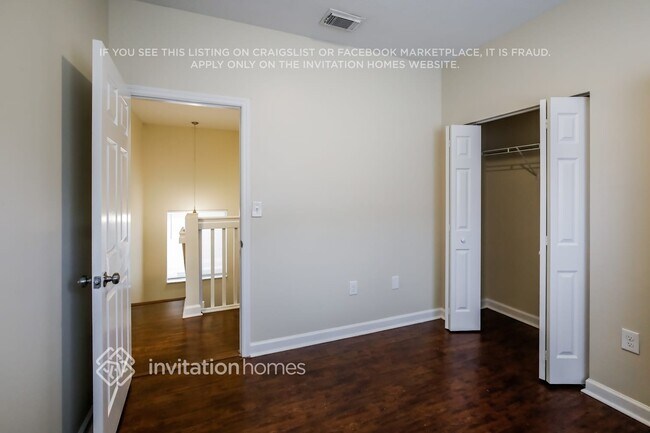 Building Photo - 4102 NE 25th Ct