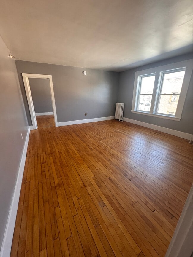 Building Photo - 65 Pleasant St