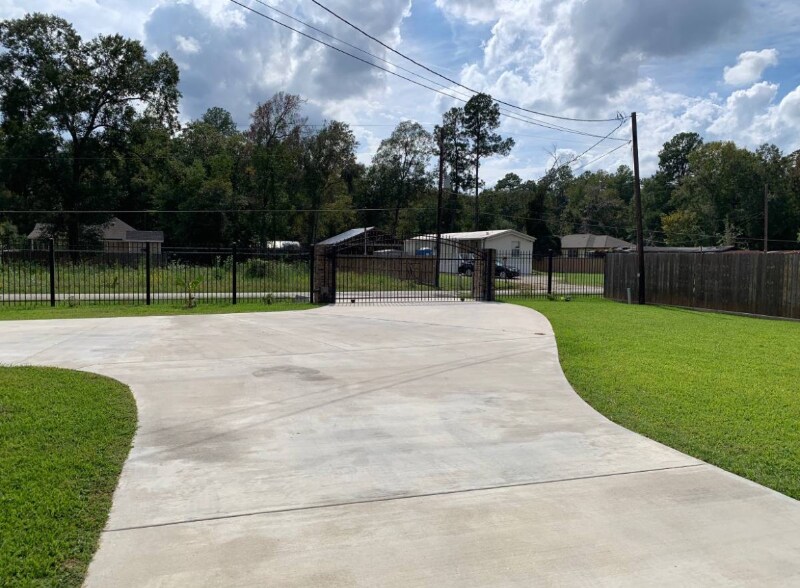 Building Photo - 27257 Diamond T