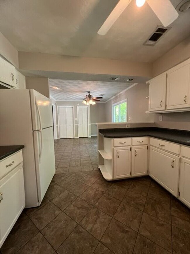 Building Photo - Convenient to Midtown, North Columbus, Ft Benning, CSU!!!
