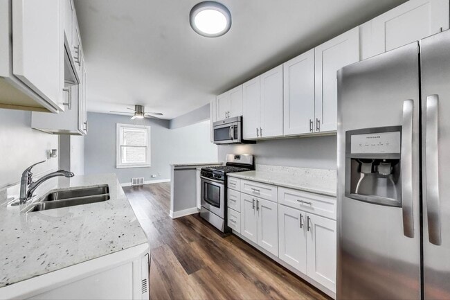 Building Photo - 4118 Prairie Ave