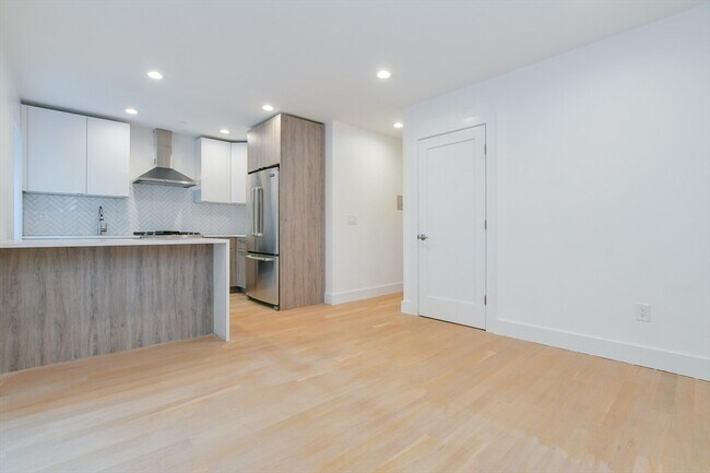 Building Photo - 55 E Springfield St