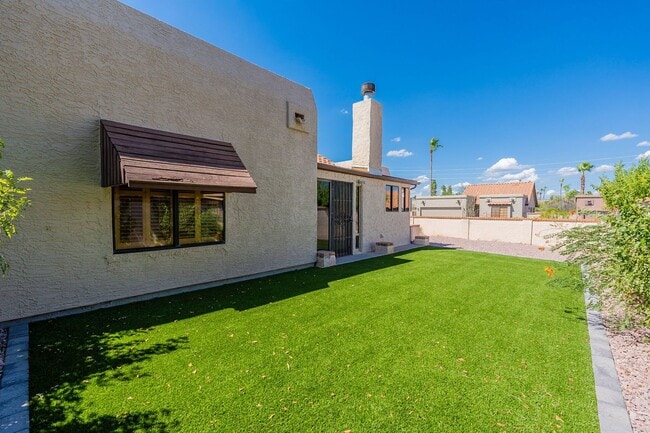 Building Photo - Gem in Fountain Hills!
