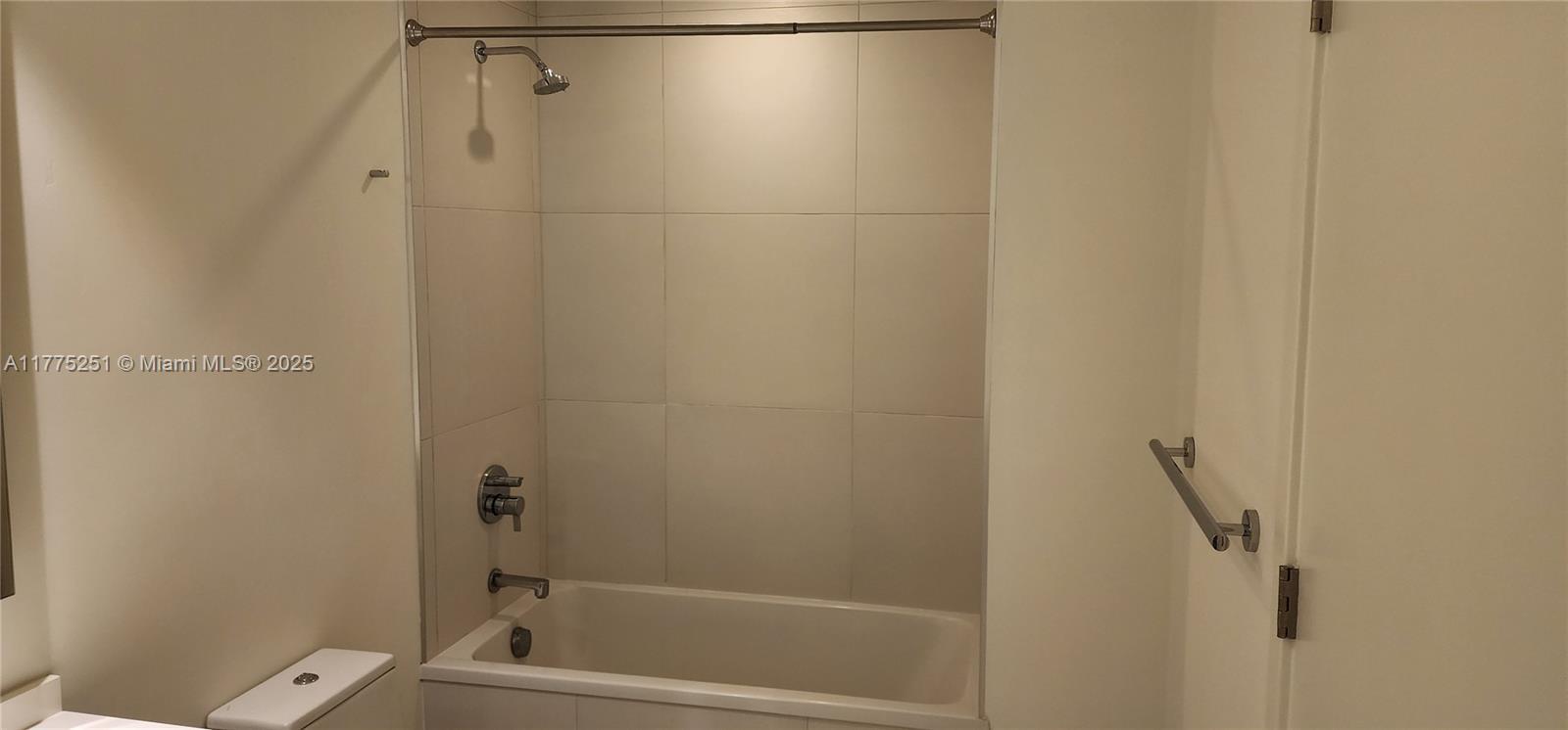 Building Photo - 2000 Metropica Way