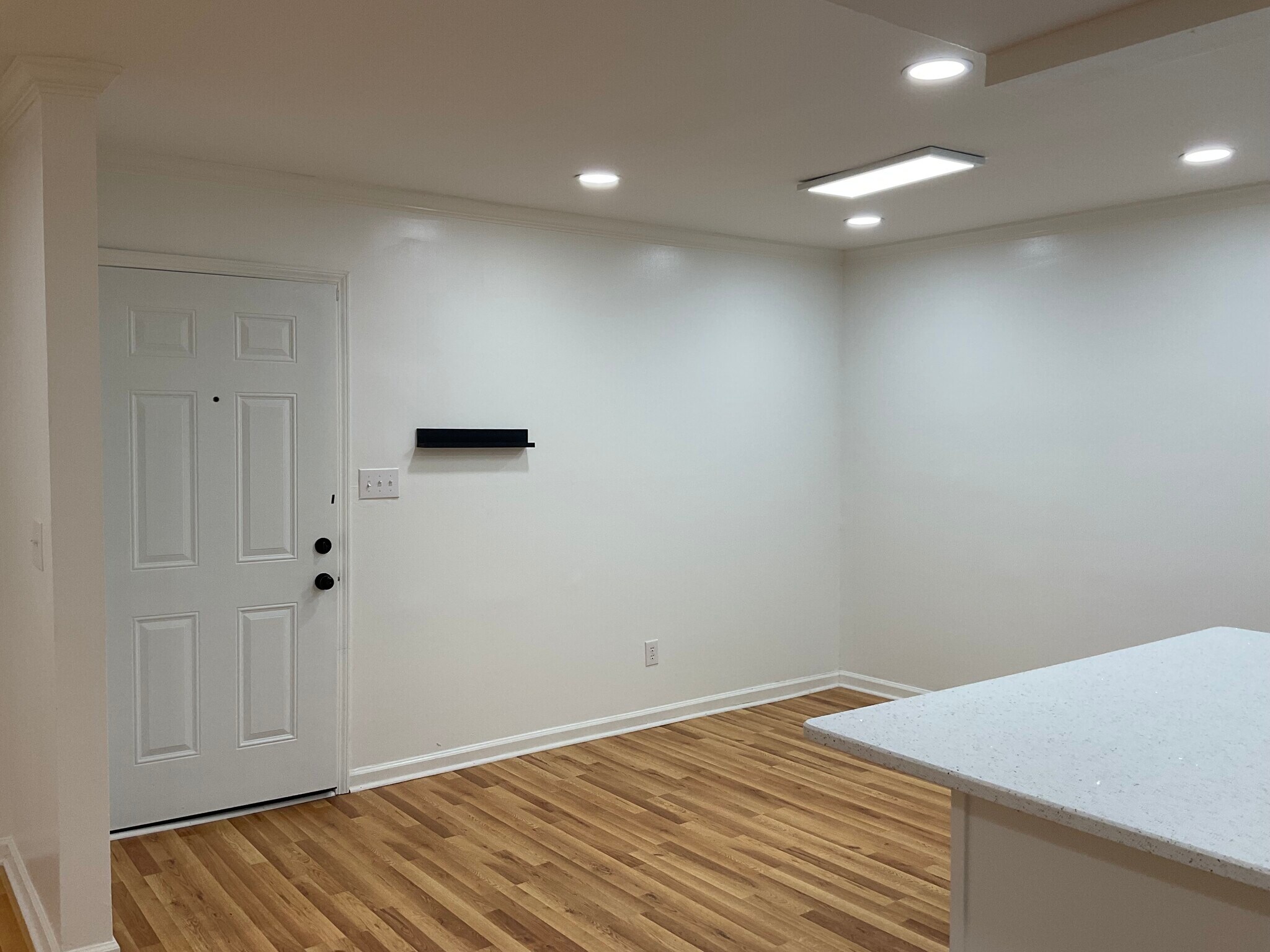 Building Photo - 1010 Woodland Vlg