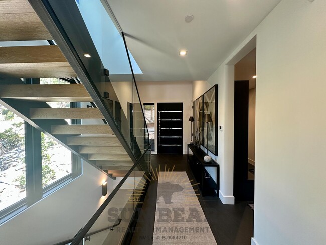 Building Photo - Luxury Mountain Retreat