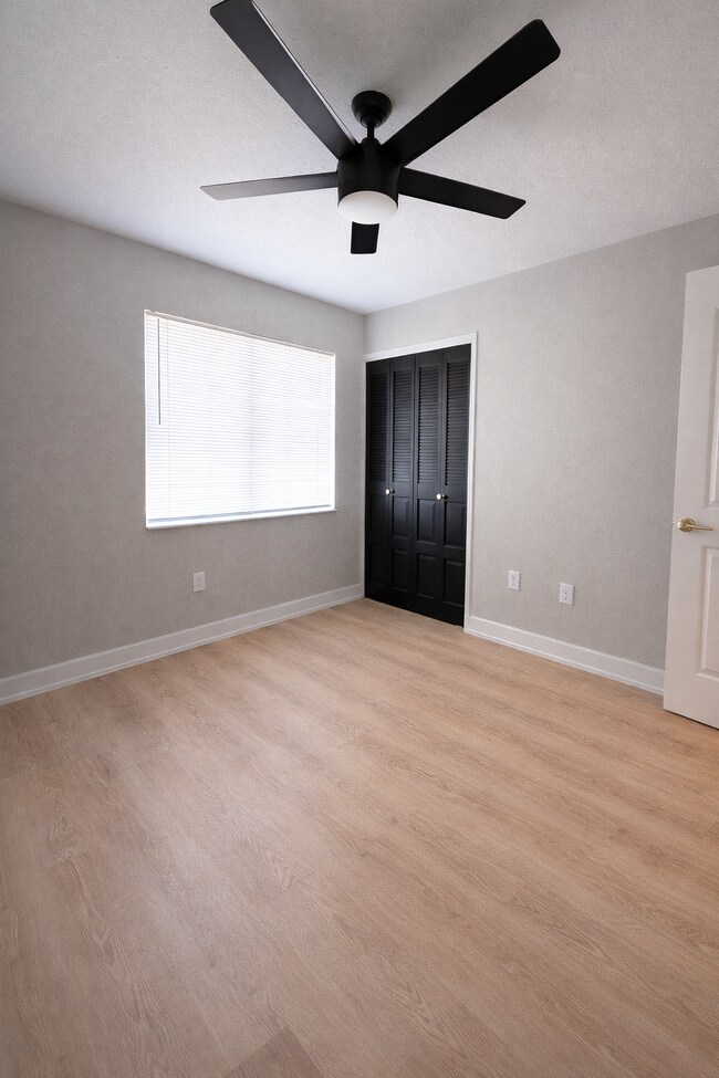 Building Photo - 8127 Chesebro Ave