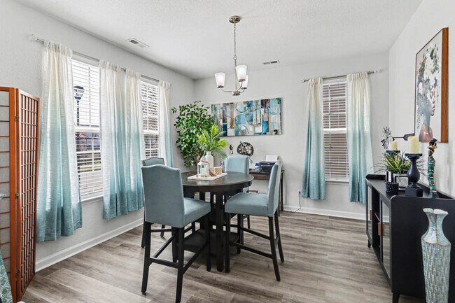 Building Photo - 326 Sedium Ln