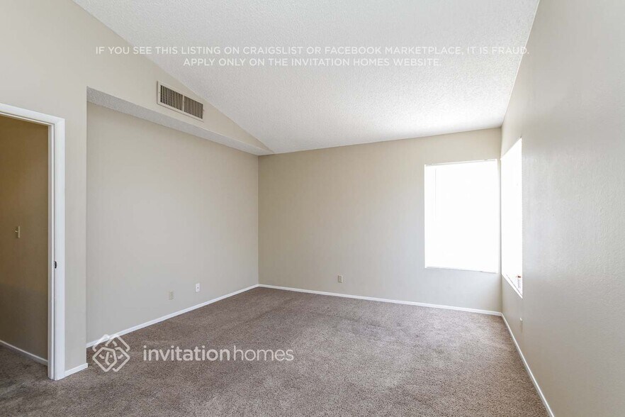Building Photo - 330 Templeton Dr