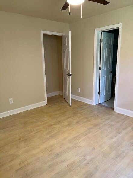 Building Photo - 119 Wilmot Dr