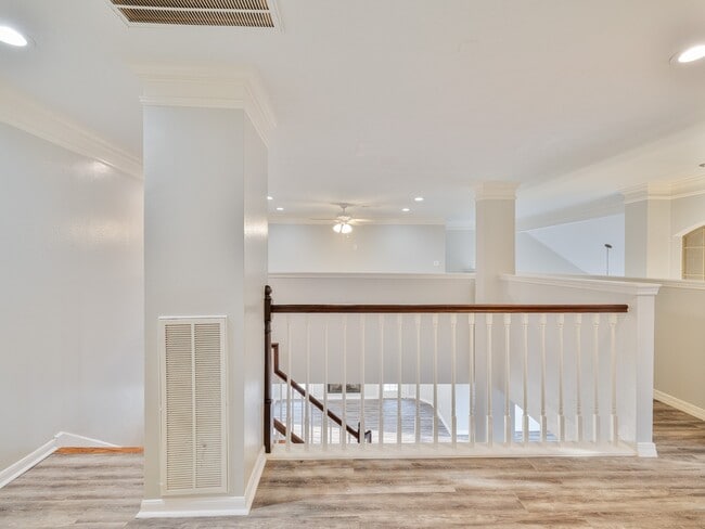 Building Photo - 12929 Kingsbridge Ln