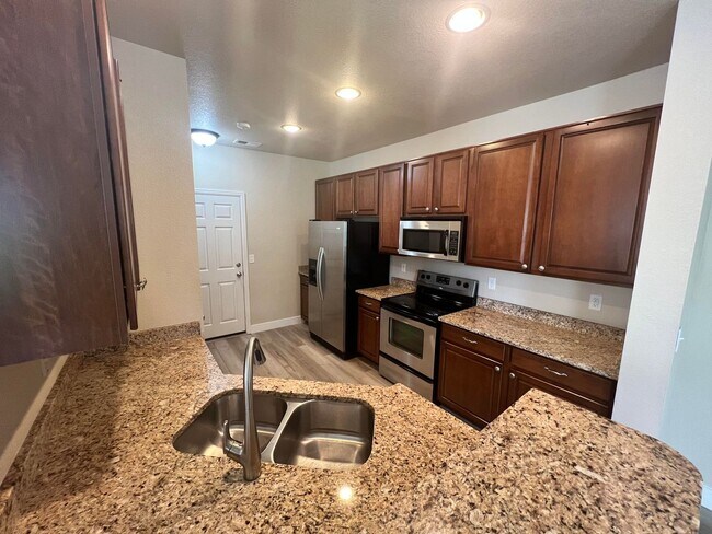 Building Photo - 12773 Leyden St