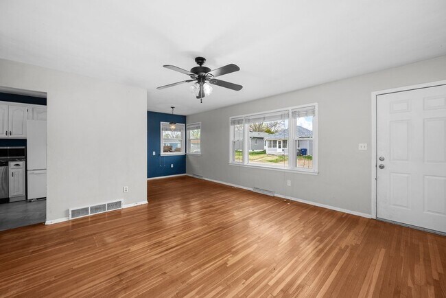 Building Photo - 1815 Cody St