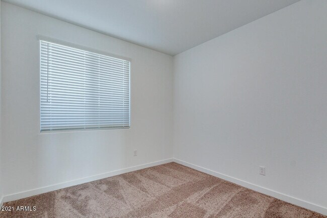 Building Photo - 7276 S 22nd Ln