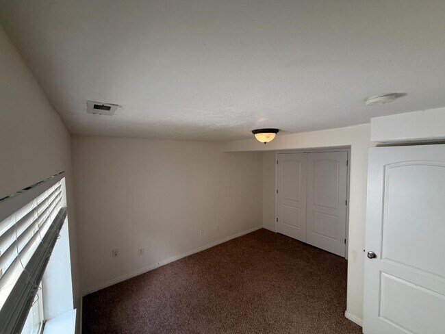 Building Photo - 4077 S Clipper St