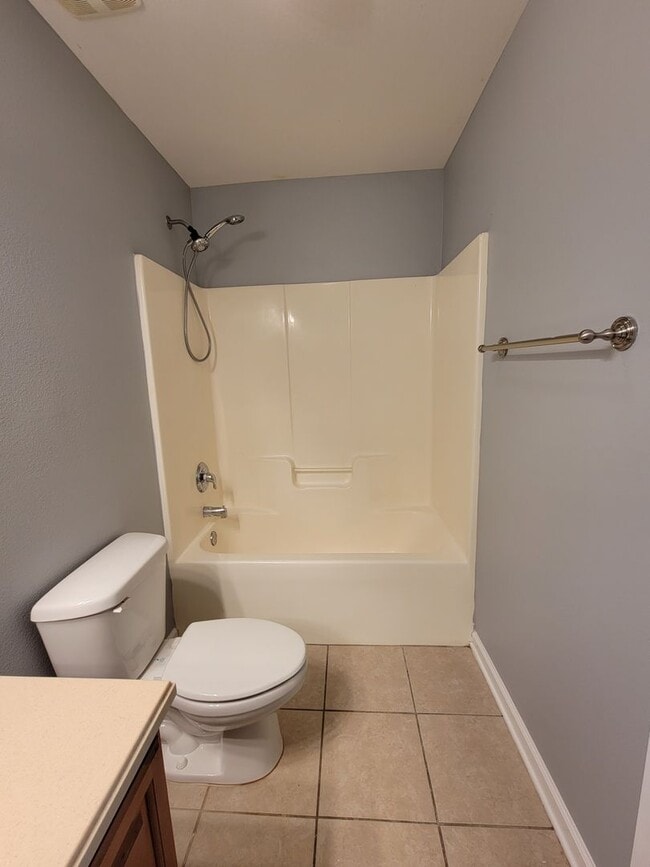 Building Photo - 3 bedroom townhome for rent July 6, 2026  renting for $1775