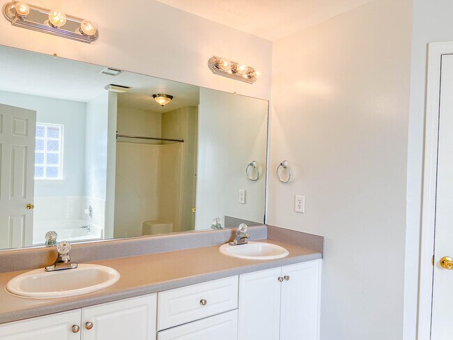 Building Photo - 6117 Independence Way