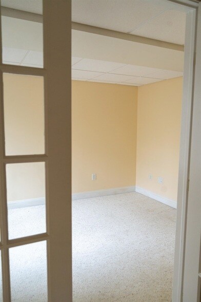 Building Photo - 27 Reed Dr