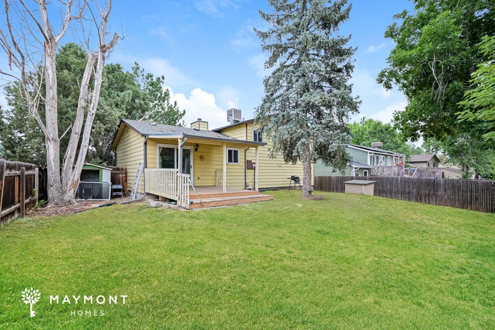 Building Photo - 9338 W Lake Dr