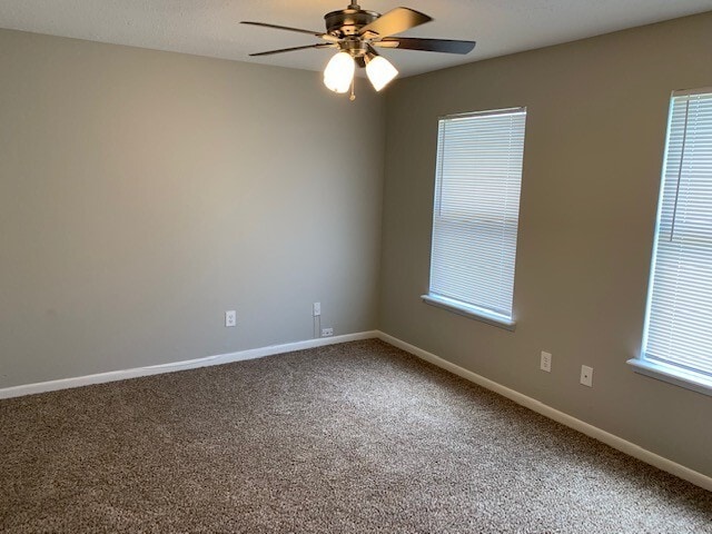 Building Photo - 303 Carriage Square Dr