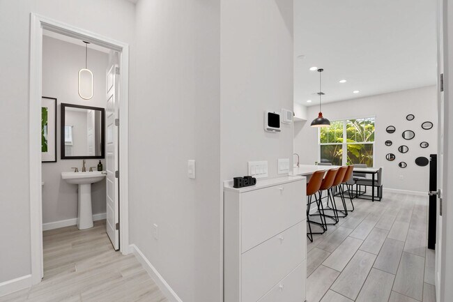 Building Photo - Professionally Designed, Fully Furnished townhome on one of Arabella’s Premium Lots | Scottsdale’...