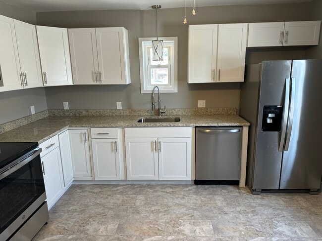 similar unit - 150 Garibaldi Ave