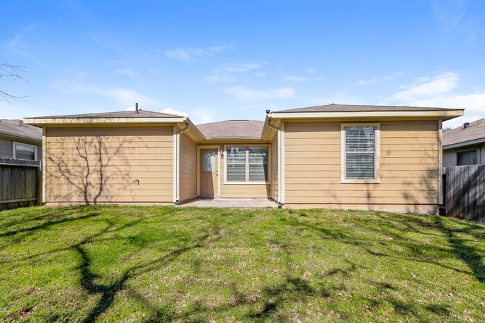 Building Photo - 816 Lightningbug Ln