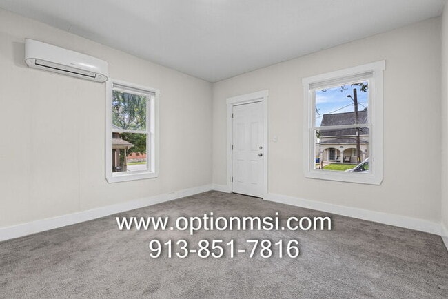Building Photo - 1/2 month free if moved in by 7/31!! Available NOW