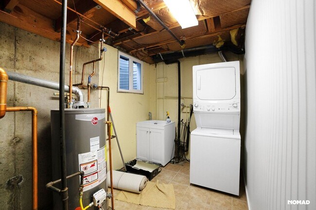 Building Photo - Spacious 4BR Condo in Evergreen