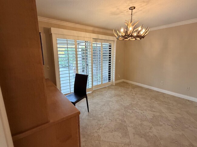 Building Photo - 39196 Sweetwater Dr