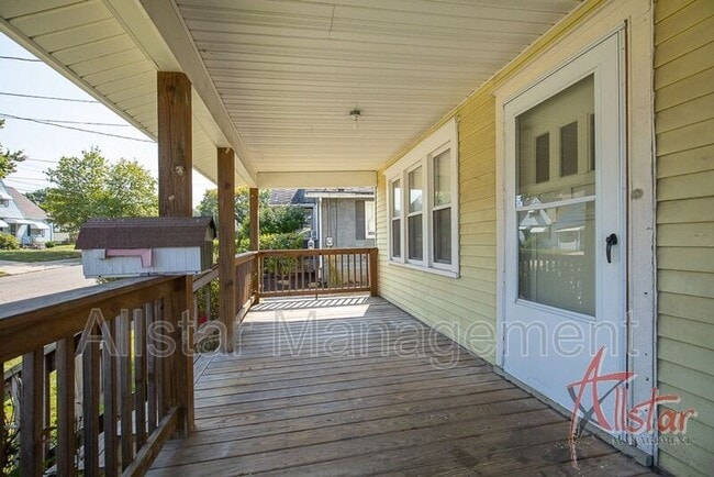 Building Photo - 348 Malacca St