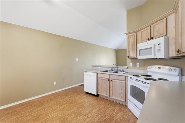 Building Photo - 9229 Chesapeake Ln